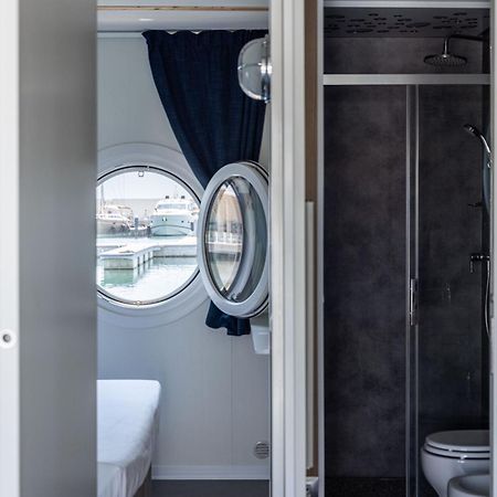 Готель Marina Del Gargano Houseboat Манфредонія Екстер'єр фото