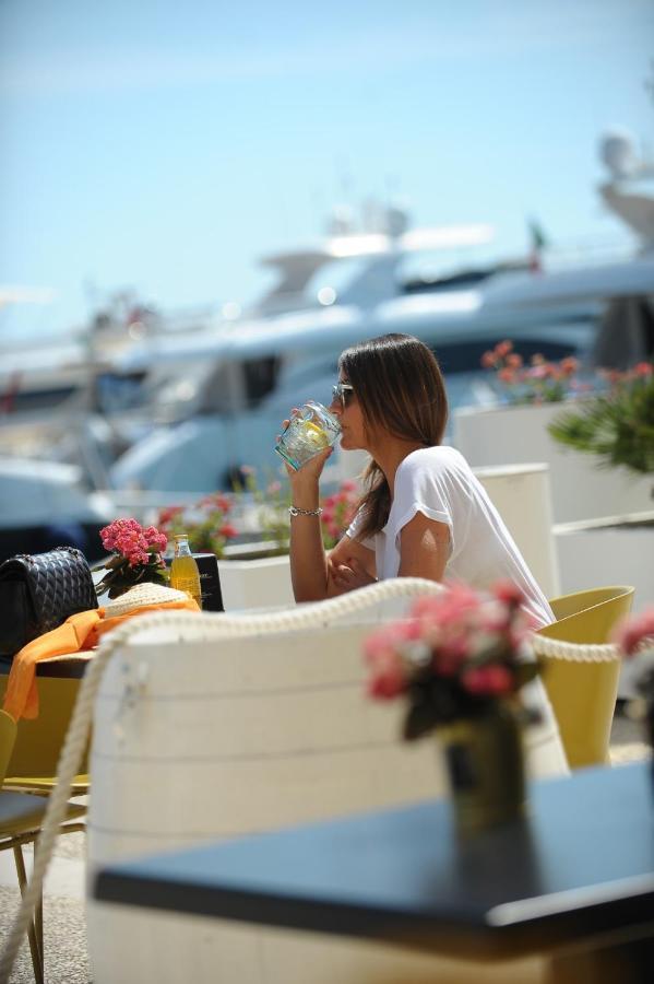 Готель Marina Del Gargano Houseboat Манфредонія Екстер'єр фото