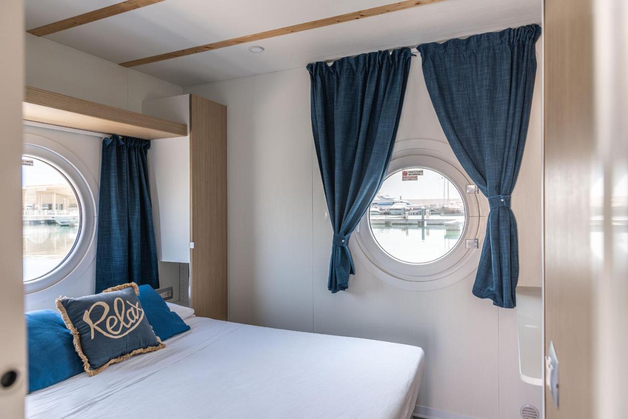 Готель Marina Del Gargano Houseboat Манфредонія Екстер'єр фото