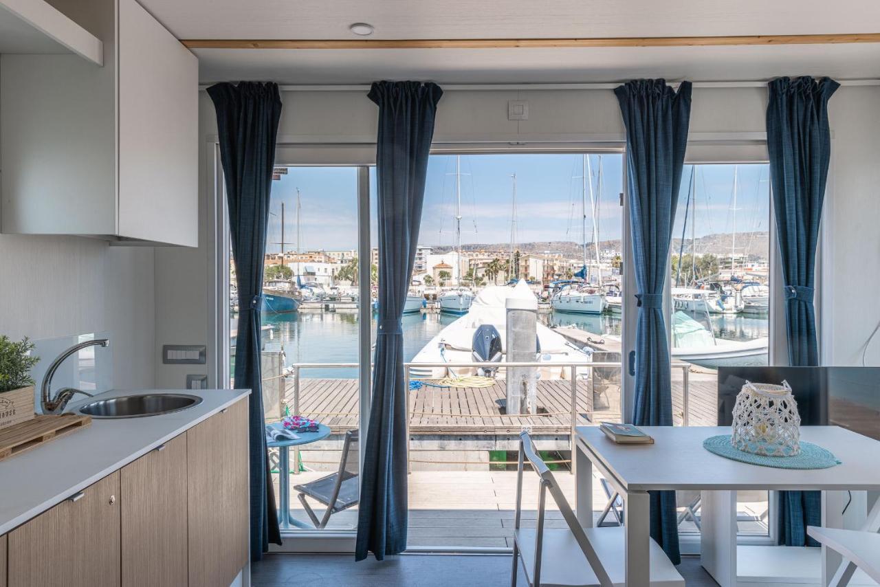 Готель Marina Del Gargano Houseboat Манфредонія Екстер'єр фото