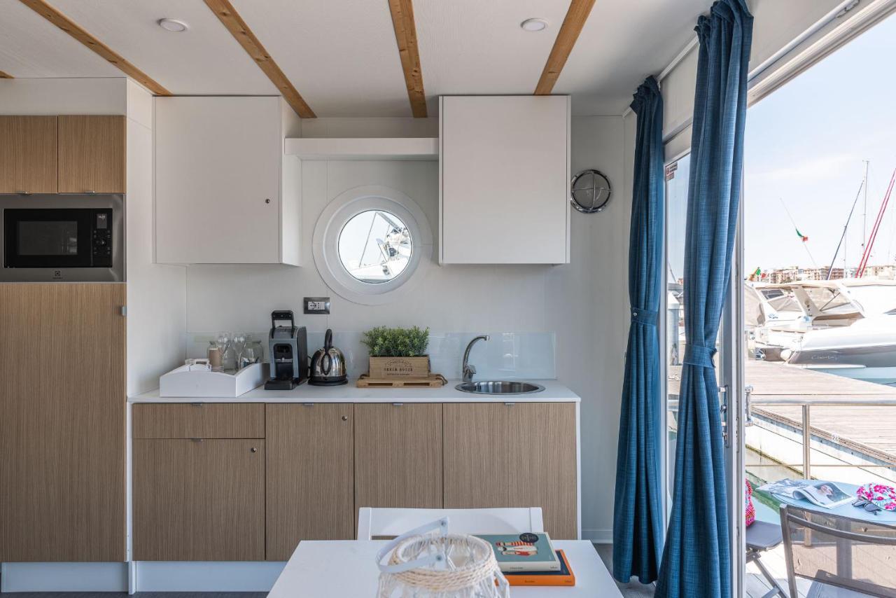 Готель Marina Del Gargano Houseboat Манфредонія Екстер'єр фото