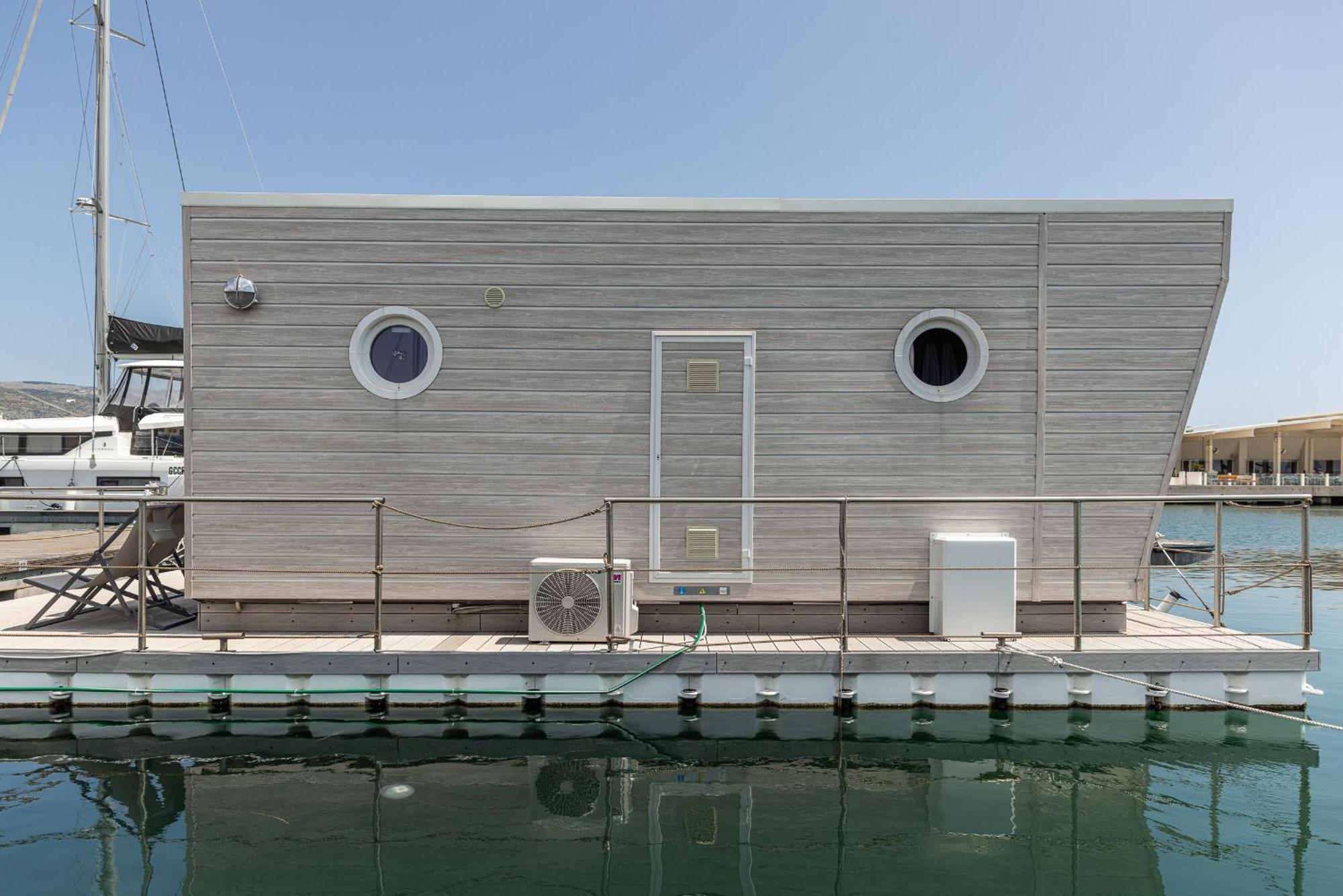 Готель Marina Del Gargano Houseboat Манфредонія Екстер'єр фото