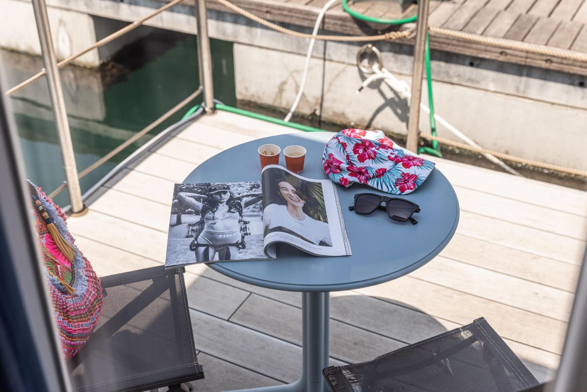 Готель Marina Del Gargano Houseboat Манфредонія Екстер'єр фото