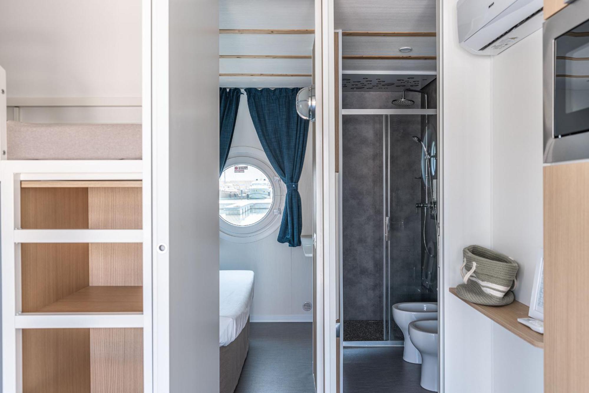 Готель Marina Del Gargano Houseboat Манфредонія Екстер'єр фото