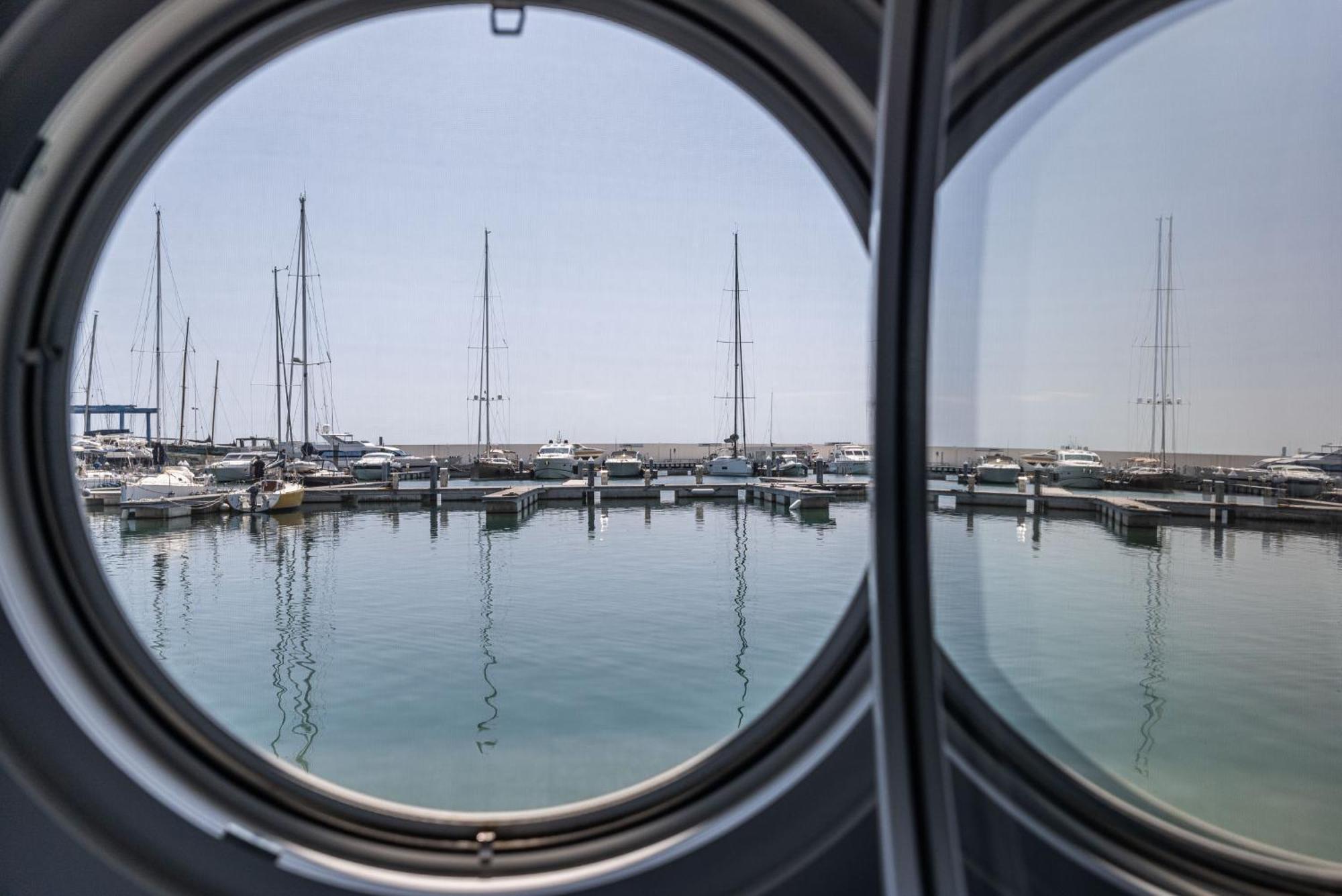 Готель Marina Del Gargano Houseboat Манфредонія Екстер'єр фото