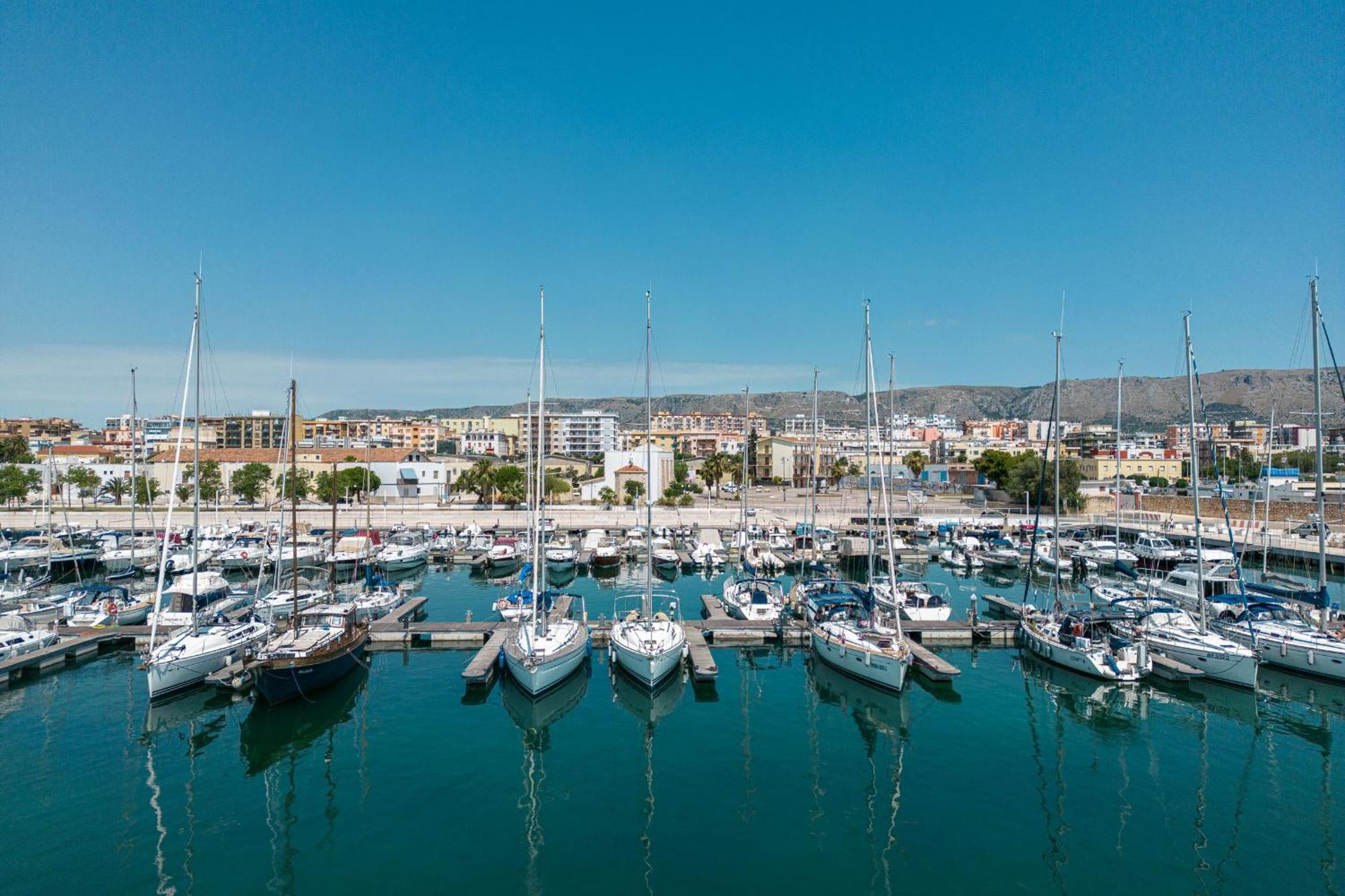Готель Marina Del Gargano Houseboat Манфредонія Екстер'єр фото
