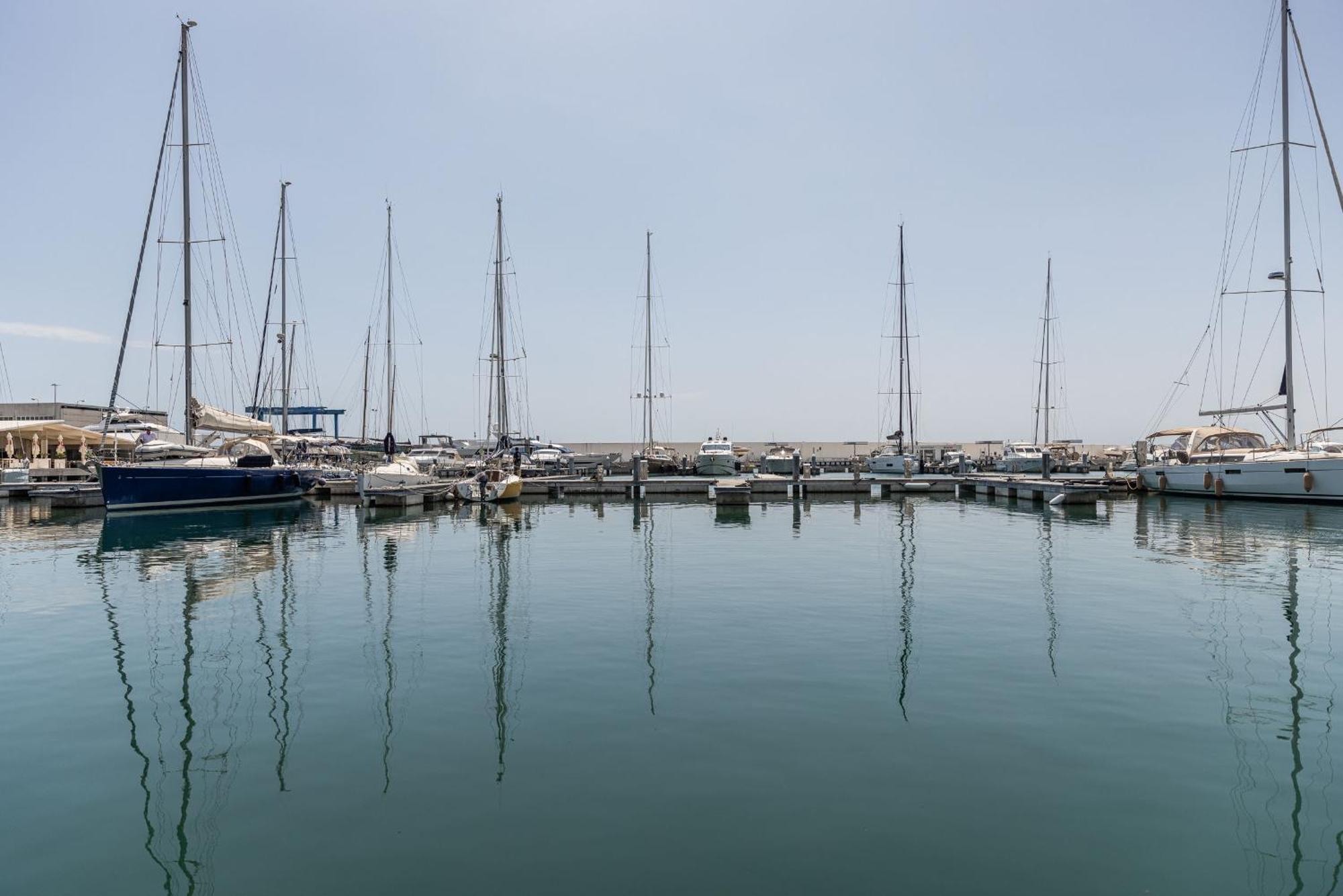 Готель Marina Del Gargano Houseboat Манфредонія Екстер'єр фото