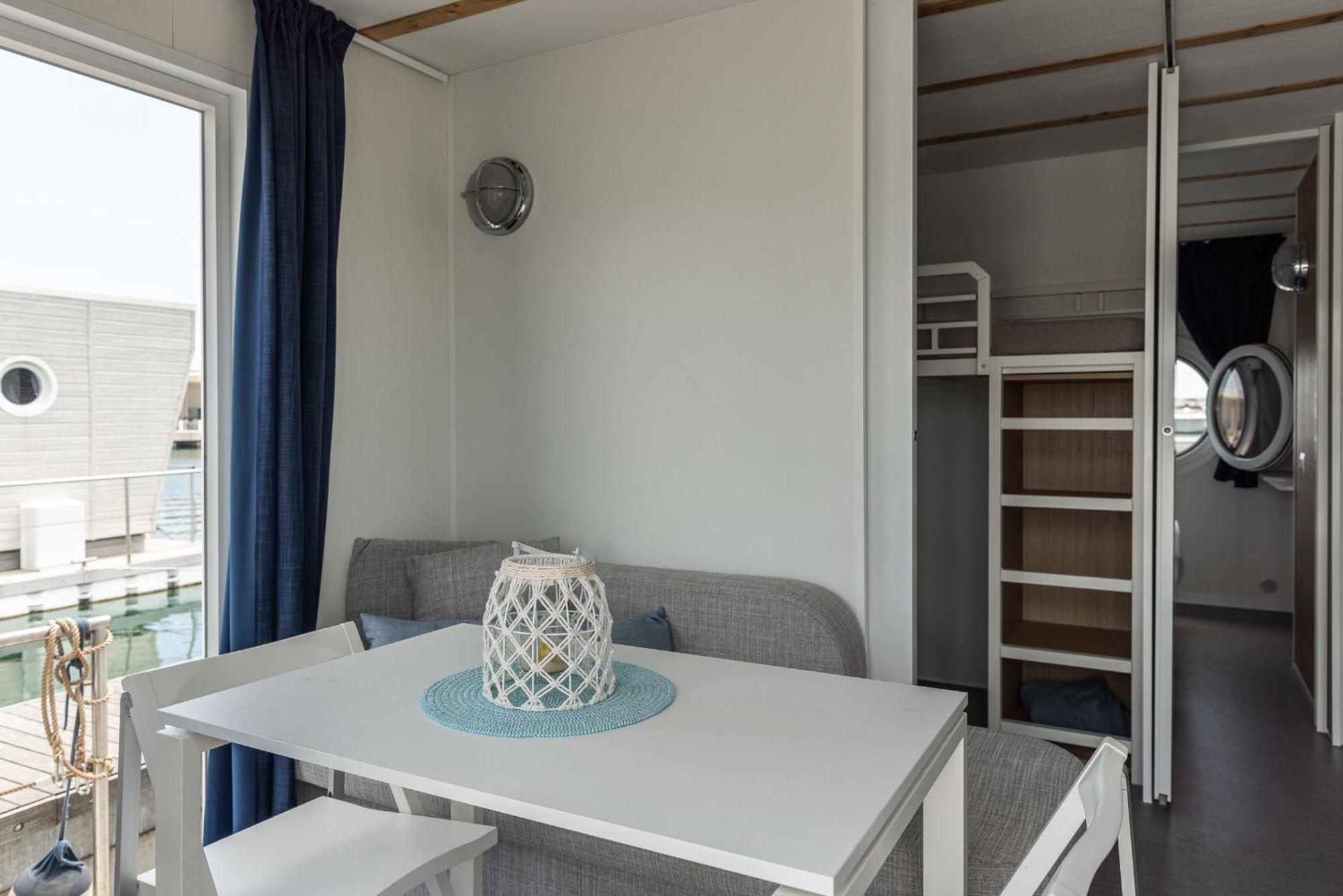Готель Marina Del Gargano Houseboat Манфредонія Екстер'єр фото