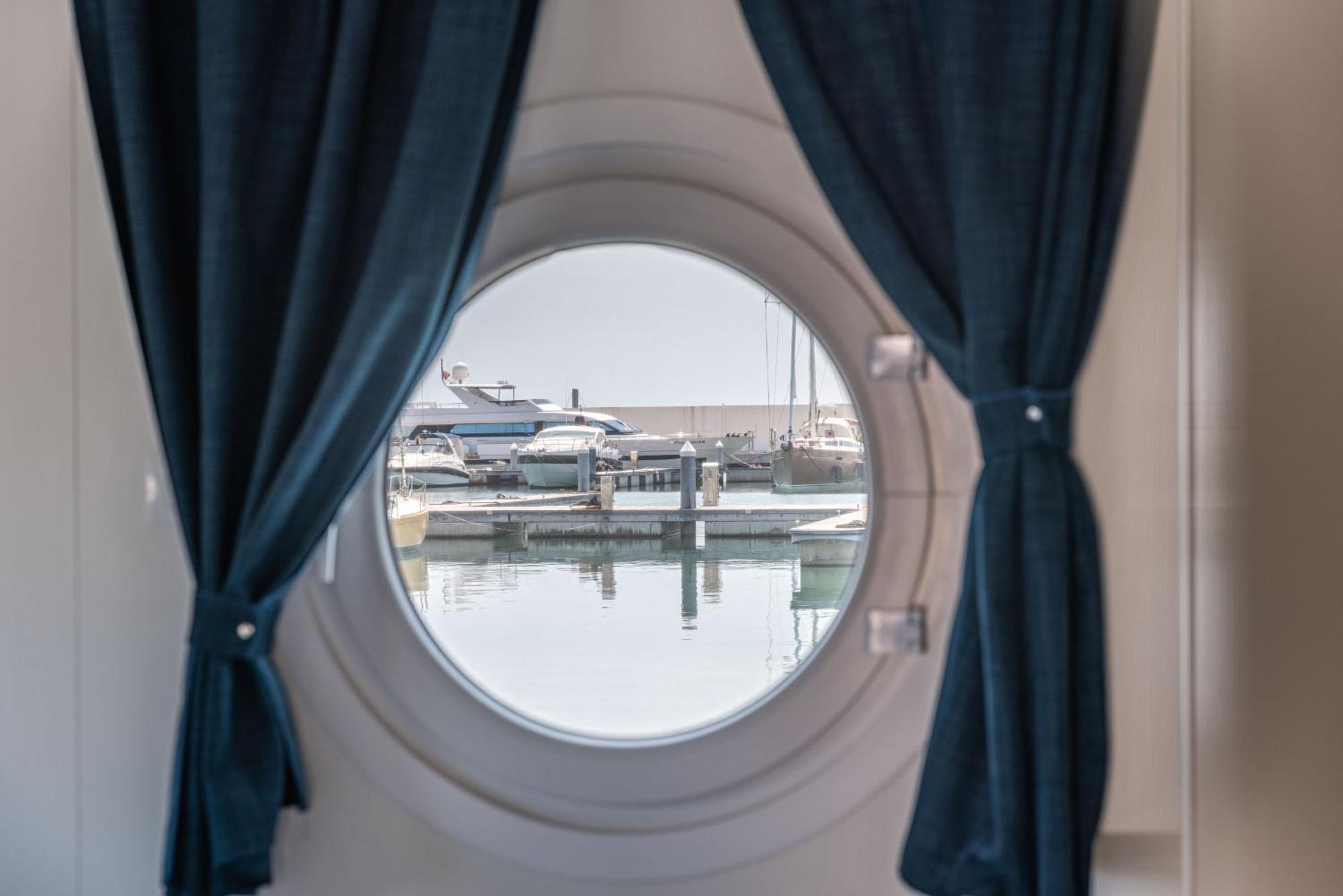 Готель Marina Del Gargano Houseboat Манфредонія Екстер'єр фото