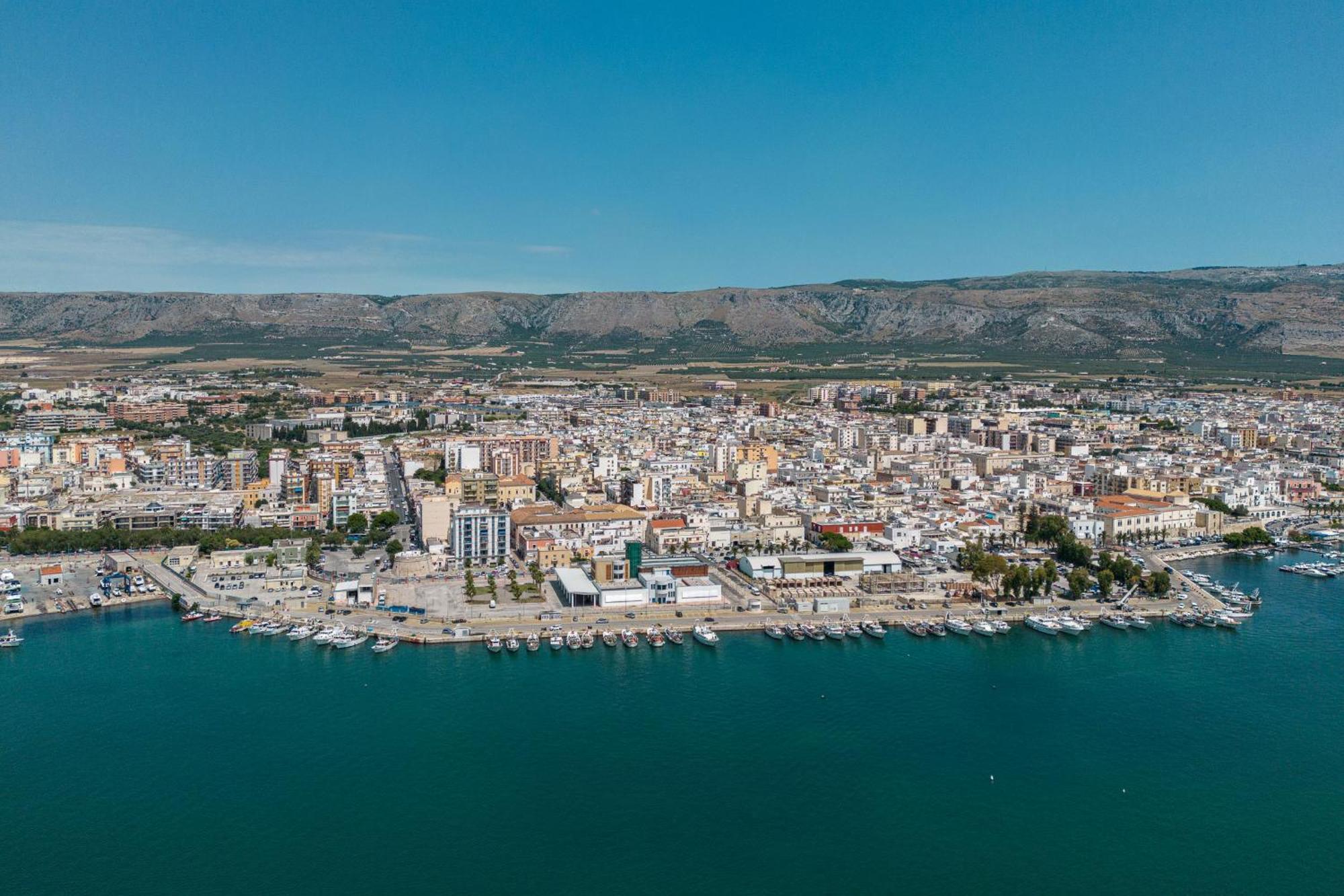 Готель Marina Del Gargano Houseboat Манфредонія Екстер'єр фото